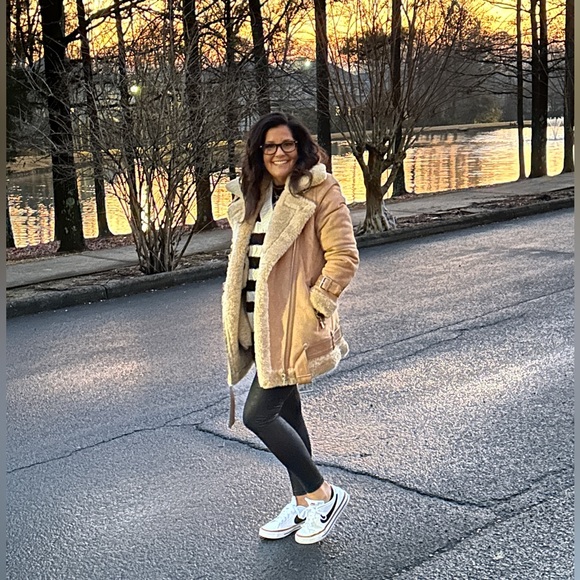 Meet your Posher, Paige - Picture 2 of 2